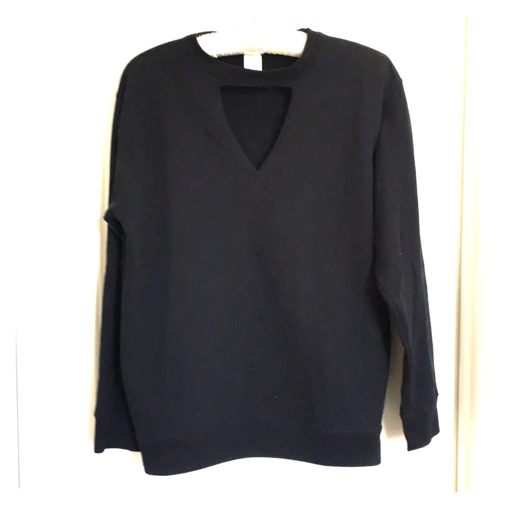 Cutout choker sweatshirt